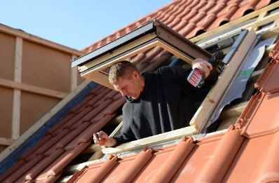 Pose de fenêtres de toit Velux à Courlans